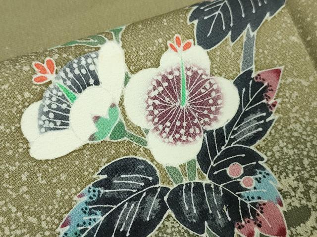 正絹黒留袖　飛鶴正倉院更紗花文　暈し染め金彩　⑦( 訪問着、紬、袋帯なども出品) 正絹黒留袖 飛鶴正倉院更紗花文 暈し染め金彩 ⑦(