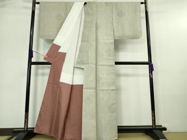 平和屋本店●極上　本場結城紬　重要無形文化財　奥順謹製　80亀甲　飛び亀甲柄　菱文　亜麻色地　証紙付き　逸品　DZAA6242kh5_2