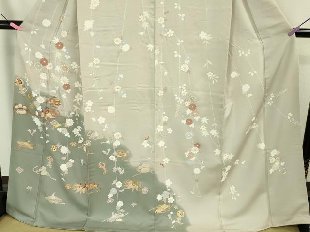 平和屋本店□極上 訪問着 刺繍 宝尽くし 桜鼠色地 金彩 三越扱い