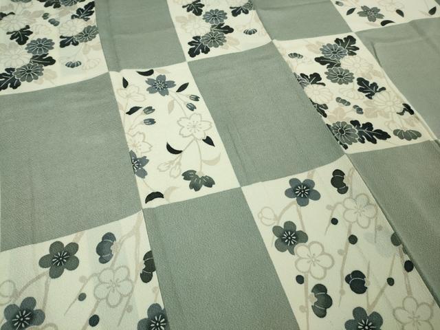 平和屋本店□極上 小紋 市松花文 千草色地 鬼しぼ縮緬 逸品