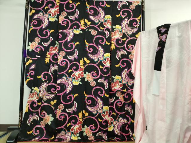 平和屋本店■極上 振袖・長襦袢(無双仕立て・半衿刺繍)セット　駒刺繍　舞蝶花唐草文　黒地　金彩　さが美扱い　逸品　未使用　DZAA6646kh5