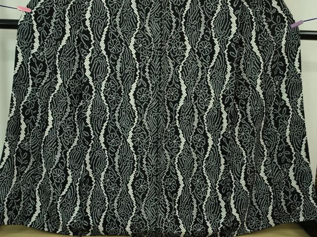 平和屋着物□極上 小紋 絞り 立涌花文 黒地 逸品 DZAA7836kh5