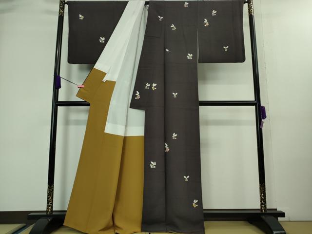 平和屋着物□極上 十日町 名門青柳謹製 赤城紬 草木染 絞り 兎 うさぎ 似せ