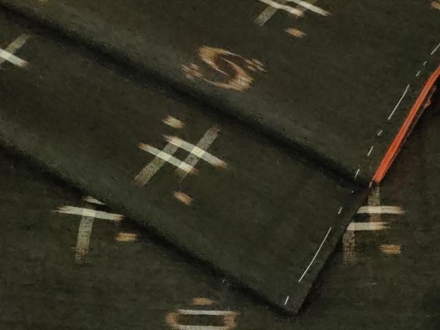 平和屋着物■極上　国指定重要無形文化財　本場久米島紬　手織　逸品　未使用　DZAA8121kh5