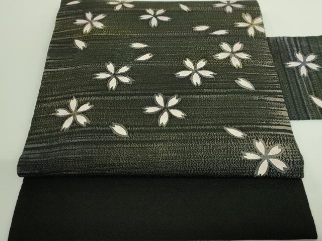 平和屋着物■極上　ろう彩工芸　奥村一心　九寸名古屋帯　舞桜　黒地　鬼しぼ縮緬　逸品　DZAA8969kh5
