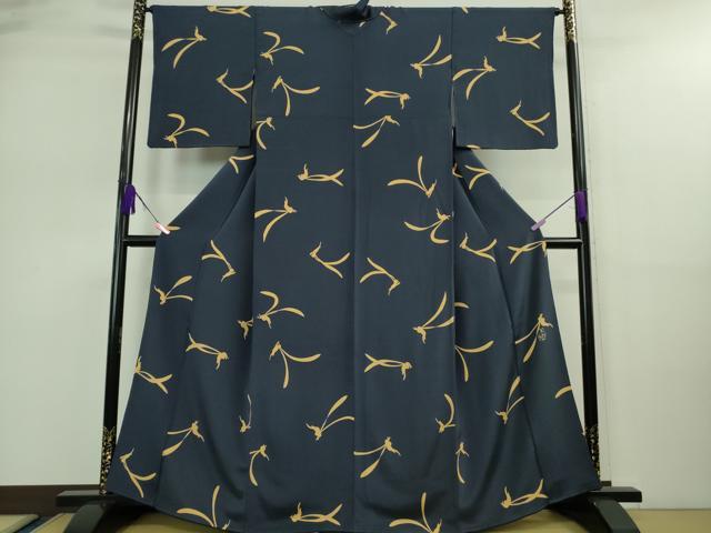 平和屋着物□極上 人形作家・ホリヒロシ 小紋 兎 うさぎ 紺青色地 鬼しぼ