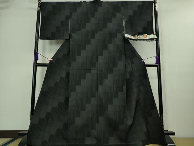 平和屋着物■極上　本塩沢　やまだ織　袷　原沢キヨ作　斜線文　黒地　証紙付き　逸品　DZAA9669kh5 平和屋着物□極上 本塩沢 やまだ織 袷 原沢キヨ作 斜線文 黒地