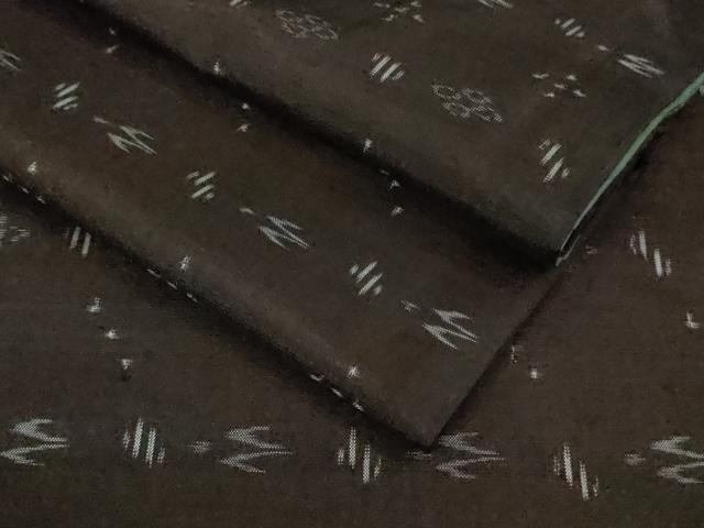 平和屋着物■極上　本場琉球紬　黒紅色地　逸品　DZAA9991kh5