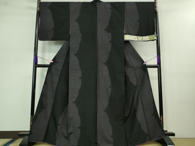 平和屋着物■極上　結城紬　100亀甲　雪輪　黒地　やまと誂製　証紙付き　逸品　DZAB0559kh5