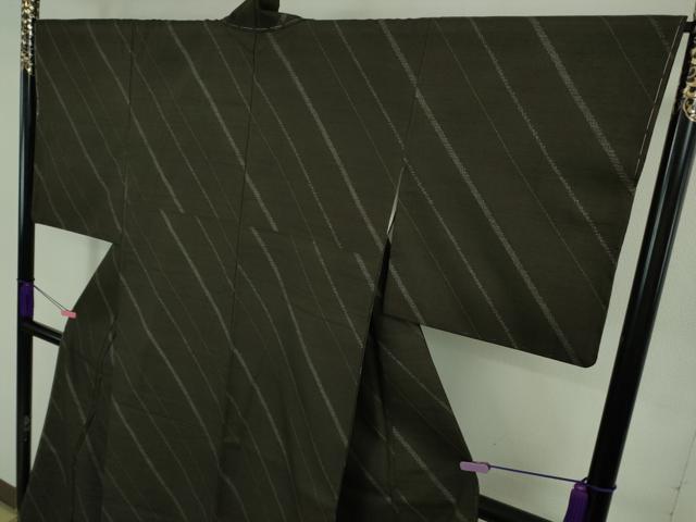 平和屋着物□極上 結城紬 100亀甲 斜線文 赤墨色地 逸品 未使用