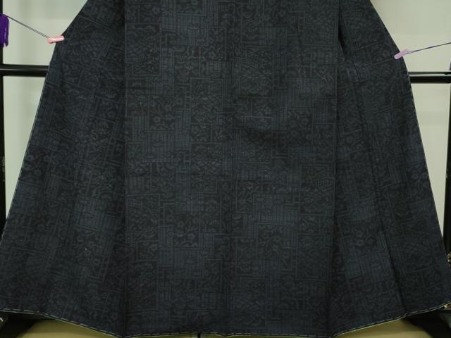 平和屋本店●極上　人間国宝 田中林次 本場結城紬　重要無形文化財　100亀甲　色紙重ね花文　濃藍色　反端付き　逸品　未使用　DZAB0803kh5_4