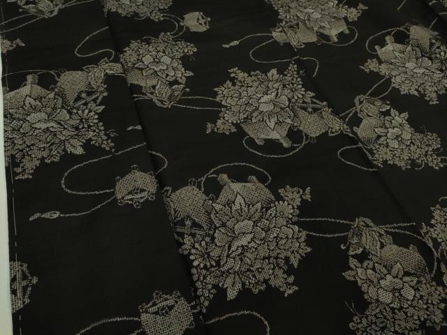 平和屋本店■極上　本場大島紬　割り込み絣　舞蝶花文　黒地　逸品　未使用　DZAB0823kh5 平和屋本店□極上 本場大島紬 割り込み絣 舞蝶花文 黒地 逸品 未