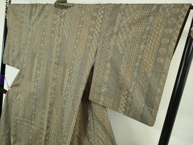 平和屋本店■極上　紬　刺し子　総刺繍　名物裂花間道　煤色地　逸品　DZAB1107kh5 平和屋本店□極上 紬 刺し子 総刺繍 名物裂花間道 煤色