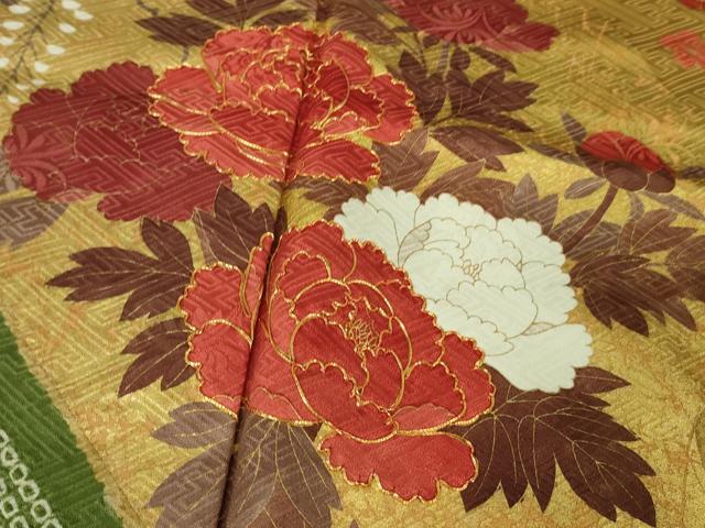 平和屋本店○極上 振袖 駒刺繍 絞り 霞吉祥花松文 蝉色地