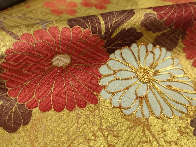 平和屋本店○極上 振袖 駒刺繍 絞り 霞吉祥花松文 蝉色地