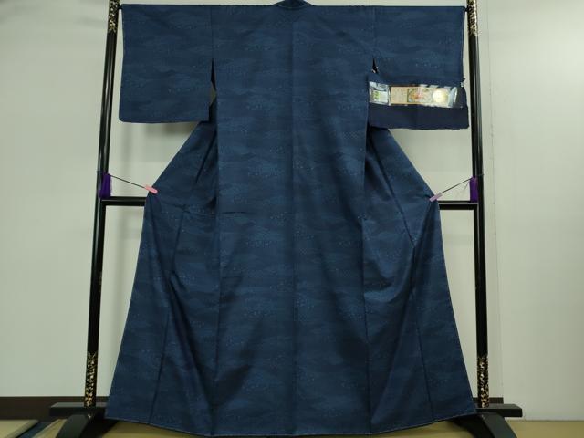 平和屋着物●極上　本場大島紬　琉球藍　名物裂霞文　まさき織物謹製　背抜き仕立て　証紙付き　逸品　未使用　DZAB2779kh6_1