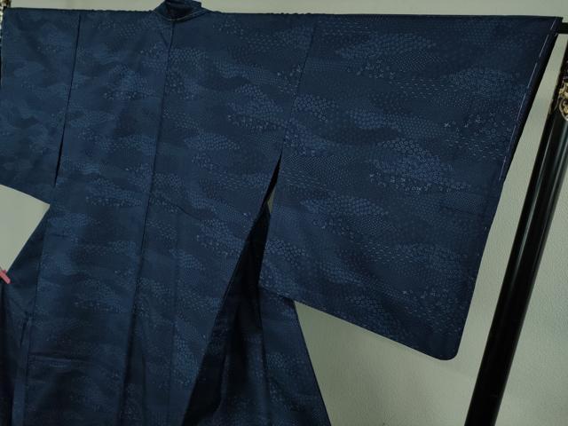 平和屋着物●極上　本場大島紬　琉球藍　名物裂霞文　まさき織物謹製　背抜き仕立て　証紙付き　逸品　未使用　DZAB2779kh6_3