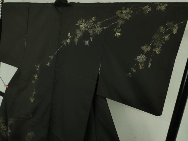 平和屋着物●極上　本場染大島紬　訪問着　手描き　枝花文　黒地　逸品　DZAB2786kh6 平和屋着物○極上 本場染大島紬 訪問着 手描き 枝花文 黒地 逸品