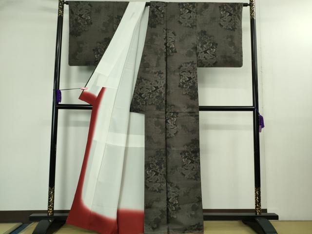 平和屋着物●極上　都喜ヱ門　本場大島紬　9マルキ　純泥染　草花文　藤絹織物謹製　証紙付き　逸品　未使用　DZAB2997kh6_2
