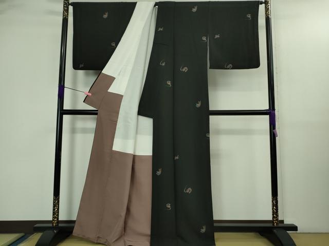 平和屋着物●極上　伝統工芸品　民芸草木　小紋　海老　蟹　魚　黒地　金彩　反端付き　逸品　DZAB3038kh6_2