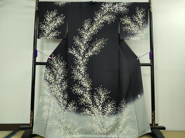平和屋本店●極上　訪問着　作家物　駒刺繍　枝花文　暈し染め　紫黒色地　暈し染め　金彩　逸品　DZAB3285kh6 平和屋本店○極上 訪問着 作家物 駒刺繍 枝花文 暈し染め 紫黒色地 暈