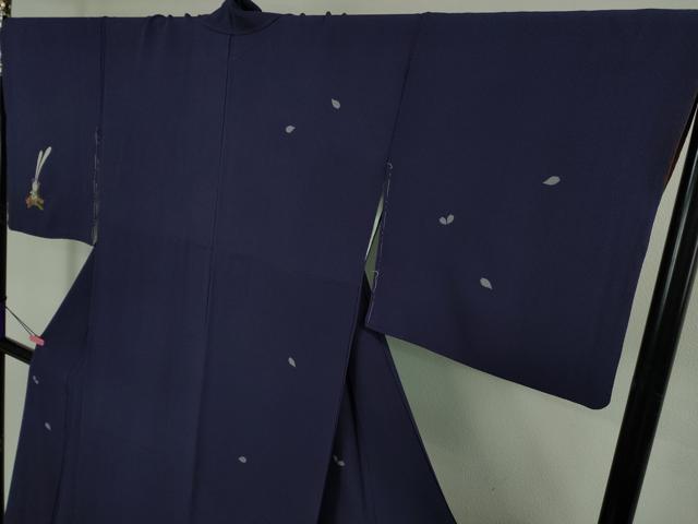 平和屋本店●極上　世界的人形師　辻村寿三郎　ジュサブロー　訪問着　兎　舞桜　深紫色地　鬼しぼ縮緬　逸品　DZAB3430kh6_2