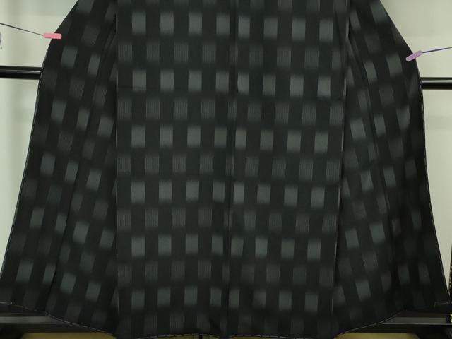 平和屋着物●極上　本塩沢　やまだ織　高橋照子作　色紙並べ　黒地　証紙付き　逸品　未使用　DZAB3531kh6_4