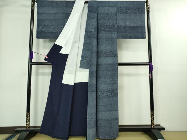 平和屋着物●極上　藍造り国選定無形文化財 藍師・佐藤昭人　小紋　二寸型しぶき染　名物裂横段文　縮緬地　認定証付き　逸品　DZAB3824kh6_2