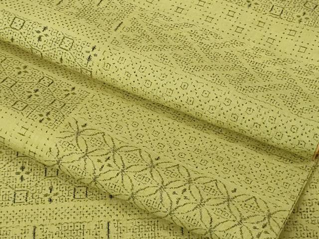 平和屋本店●極上　本場結城紬　重要無形文化財　100亀甲　名物裂　横段文　枯草色地　逸品　DZAB4120kh6