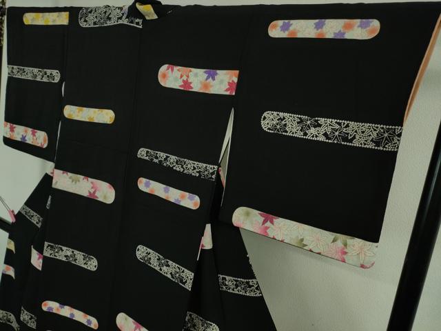 平和屋着物○極上 小紋 楓 黒地 鬼しぼ縮緬 金彩 逸品 DZAB4155kh6