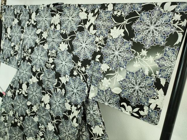 平和屋本店●極上　小紋　正倉院花唐草文　暈し染め　黒地　銀彩　逸品　未使用　DZAB4329kh6_2