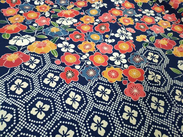 平和屋本店●極上　和染紅型　栗山紅型　栗山吉三郎　振袖　椿　梅　鉄紺色地　鬼しぼ縮緬　逸品　DZAB4366kh6