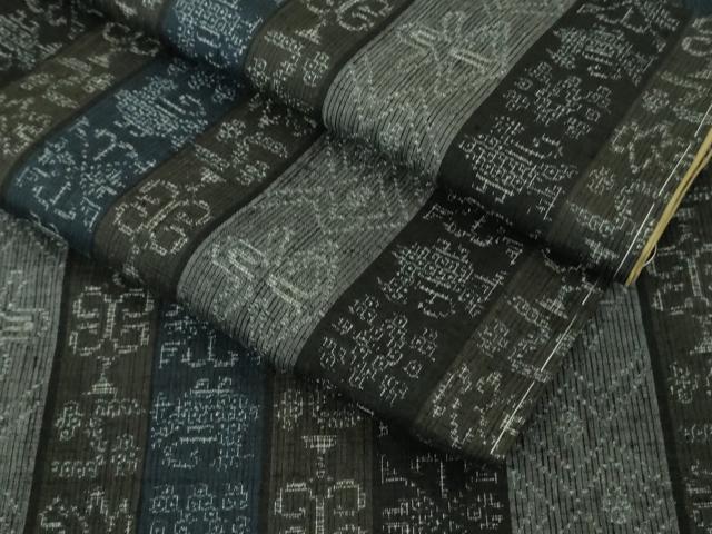 平和屋着物●極上　本場結城紬　重要無形文化財　100亀甲　飛び亀甲柄　名物裂間道　やまと金ラベル　逸品　未使用　DZAB4493kh6