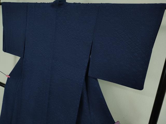 平和屋着物●極上　天然藍　藍染　古庄紀治　お召　名物裂花文　濃藍色　伊と幸　反端付き　逸品　未使用　DZAB4647kh6_3