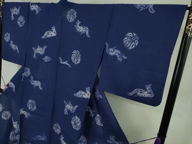 平和屋本店∴極上　夏物　浴衣　有松鳴海絞り　猫　ネコ　花　紺藍色地　麻　逸品　DZAB4673kh6 平和屋本店∴極上 夏物 浴衣 有松鳴海絞り 猫 ネコ 花 紺藍色地 麻