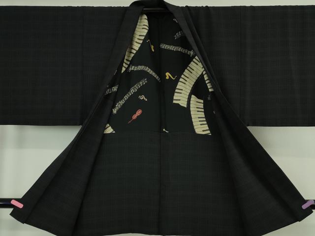 平和屋着物∞極上　男性　長羽織　格子　黒地　羽裏・ピアノ　バイオリン　楽器　逸品　DZAB4699kh6_2