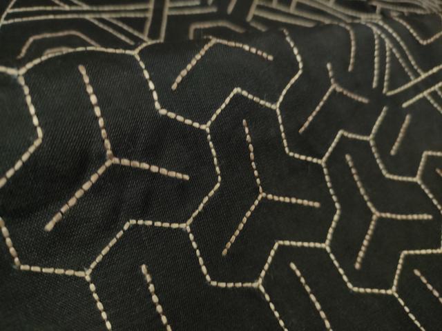 平和屋本店●極上　本場大島紬　訪問着　刺し子　総刺繍　名物裂　黒地　まるやま扱い　逸品　DZAB5492kh6 平和屋本店□極上 中国三大刺繍 スワトウ刺繍 刺し子 総刺繍 本場縞