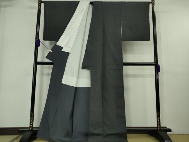 平和屋本店●極上　池田重子コレクション　結城紬　色無地　奥順謹製　はたおり娘　消炭色　証紙付き　逸品　DZAB6367kh6_2