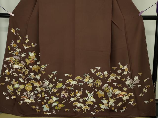 平和屋本店●極上　銀座　志ま亀　訪問着　駒刺繍　宝尽くし　黒鳶色地　金彩　ロング丈　たとう紙付き　逸品　未使用　DZAB7195kh6_3