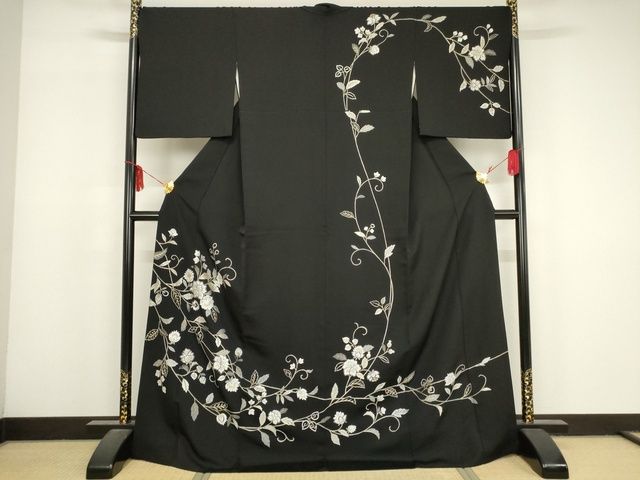 刺繍　牡丹　南天　菊花模様　付け下げ　着物　101a p 付け下げ 刺繍 金彩 紗綾形地紋 霞取り 菊花 扇 着物 091a p