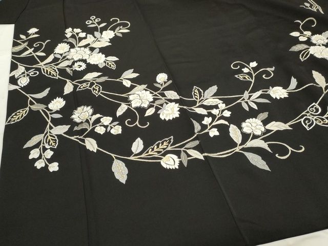 値下げ交渉ＯＫ！極上ちりめん地 銀通し 刺繍 訪問着 正絹 Ｃ９７５ 値下げ交渉OK！裄長め 極上ちりめん地 青白橡色 色無地 正絹