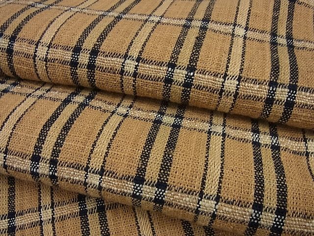 Mac Duggal】ゴールドの装飾が施されたビーズの肩付きガウン