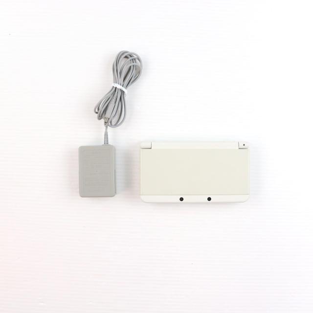 【中古即納】[3DS] (本体) Newニンテンドー3DS ホワイト 任天堂(KTR-S-WAAA)(20141011)