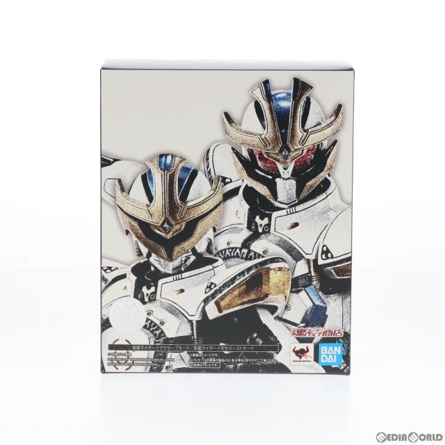 【中古即納】[FIG] 魂ウェブ商店限定 S.H.Figuarts(フィギュアーツ) 真骨彫製法 仮面ライダーイクサ セーブモード/バーストモード 仮面ライダーキバ 完成品 可動フィギュア バンダイスピリッツ(20201130)の通販は