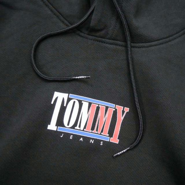 旧作お買い得セール！  JEANS トミージーンズ トミーヒルフィガー パーカー メンズ プルオーバー コットン 綿100％ DM0DM13882 ブラック 旧作お買い得セール！ TOMMY JEANS トミージーンズ トミーヒルフィガー