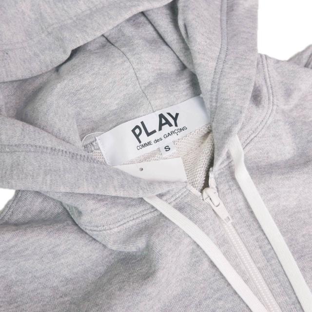 【セール ○％OFF！】PLAY COMME des GARCONS プレイコムデギャルソン メンズジップアップパーカー AZ-T302-051 グレーの通販は