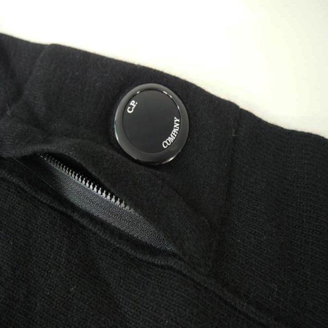 【旧作処分セール 60％OFF！】C.P. COMPANY シーピーカンパニー メンズカーディガン 15CMKN250A 005504A ブラックの通販は