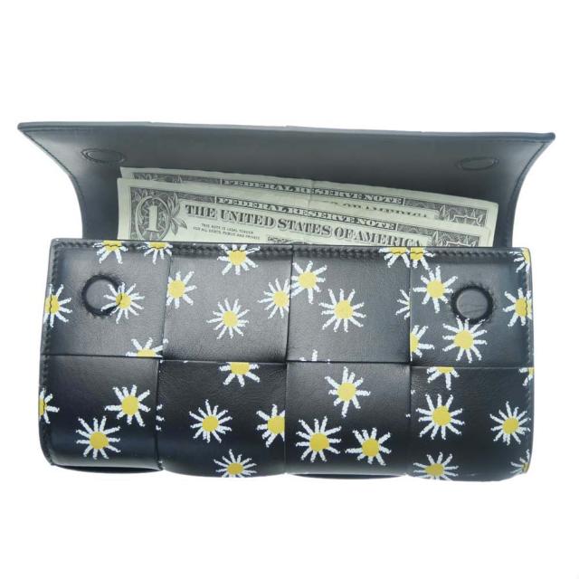 旧作お買い得セール！ BOTTEGA VENETA ボッテガヴェネタ 財布 レディース 長財布（小銭入れ付き） 742694 V3R02 ブラック×ホワイト 旧作処分セール！ BOTTEGA VENETA ボッテガヴェネタ 財布 レディース