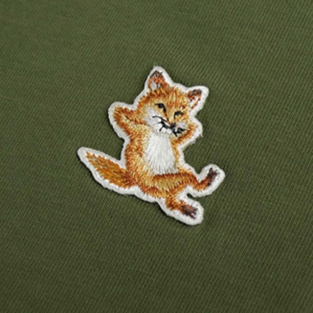 旧モデルセール！ MAISON KITSUNE メゾンキツネ Tシャツ メンズ 半袖 トップス クルーネック コットン 綿100％ CHILLAX FOX PATCH REGULAR TEE SHIRT / LM00110 KJ0008 ミリタリーグリーン_3