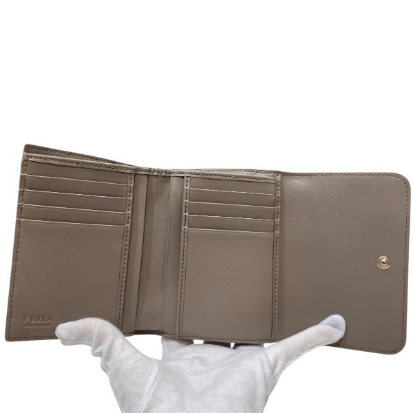 FURLA(フルラ) 3つ折り財布 - ベージュ レザー FURLA(フルラ) 3つ折り